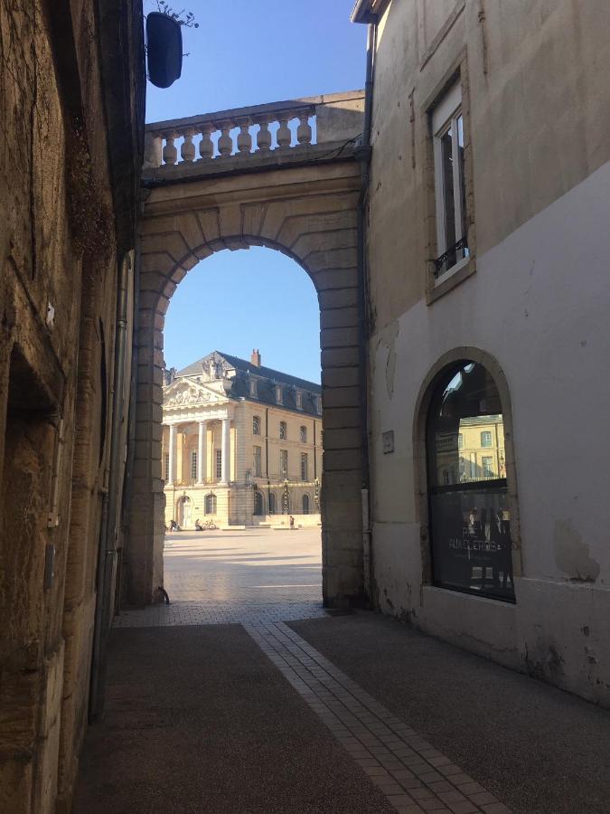 Le Palais Lägenhet Dijon Exteriör bild